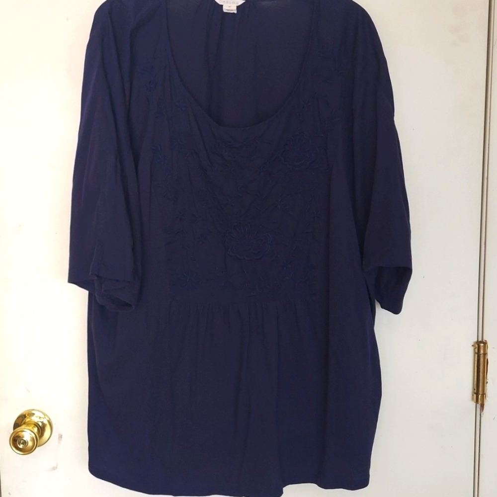 Caslon top with embroidery